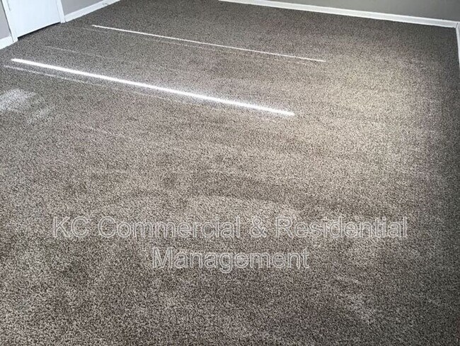 Building Photo - 208 W Meadow St