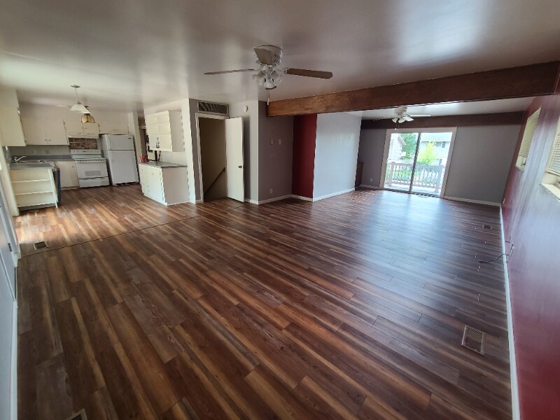 Building Photo - 1338 Henderson Dr