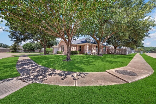 Building Photo - 18211 Doral Rock Ct