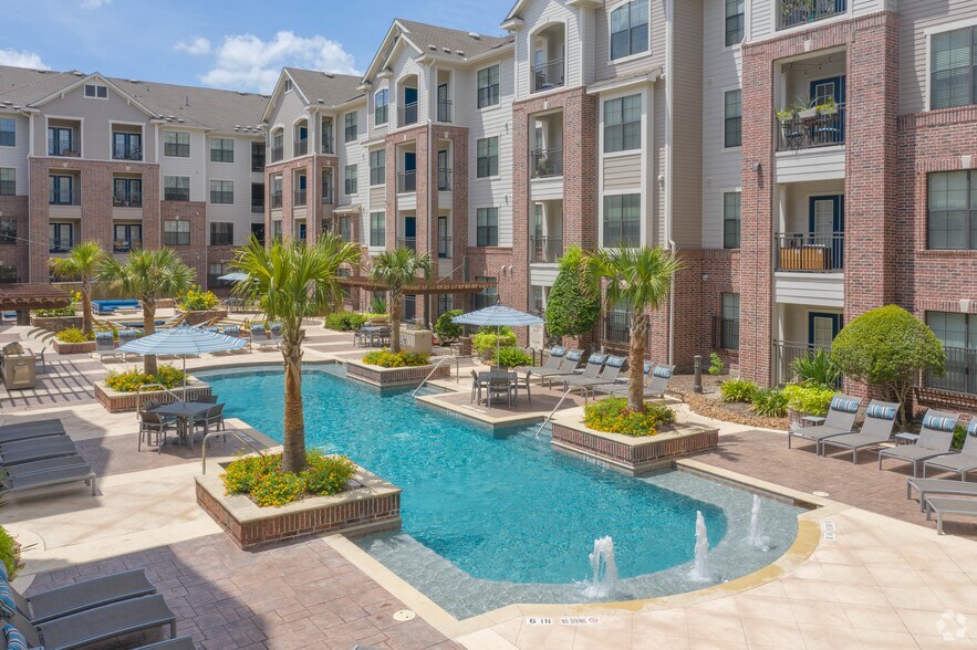 Villas at Bunker Hill 9757 Pine Lake Dr Houston TX 77055 Apartment Finder