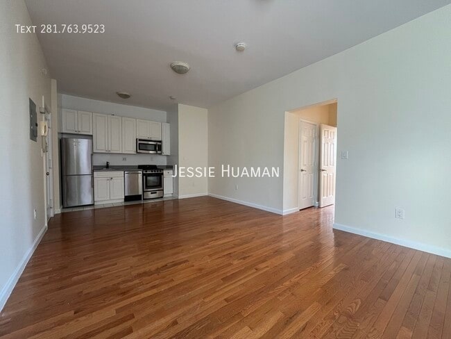 Building Photo - 53 W 72nd St