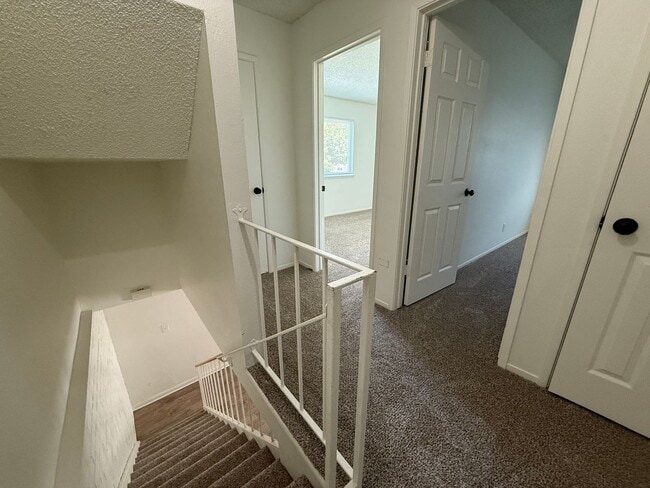 Building Photo - Beautifully Updated 2 Bed, 1 Bath Townhome-Style Condo in Auburn Greens!