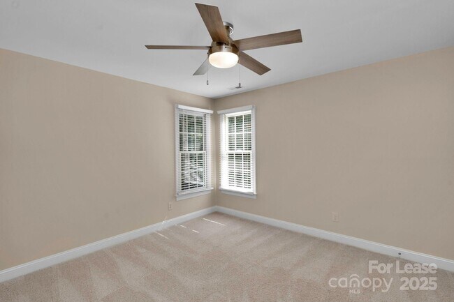 Building Photo - 1202 Coachman Dr