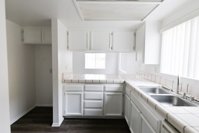 Building Photo - 2701 S El Camino Real