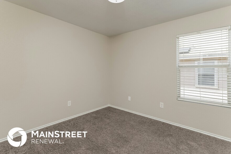 Building Photo - 9338 Durham Ledge