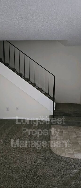 Building Photo - 2307 Newton St