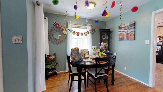 Building Photo - Spacious 3 Bedroom, 2 Bath Home Available for Long Term Rent in Coronado!