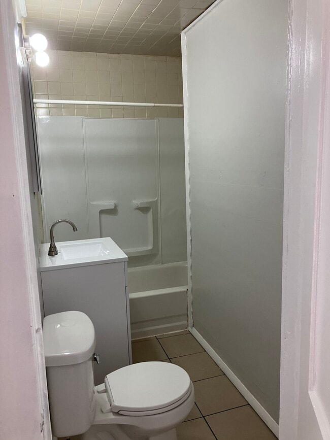 Building Photo - 800 W Ionia St