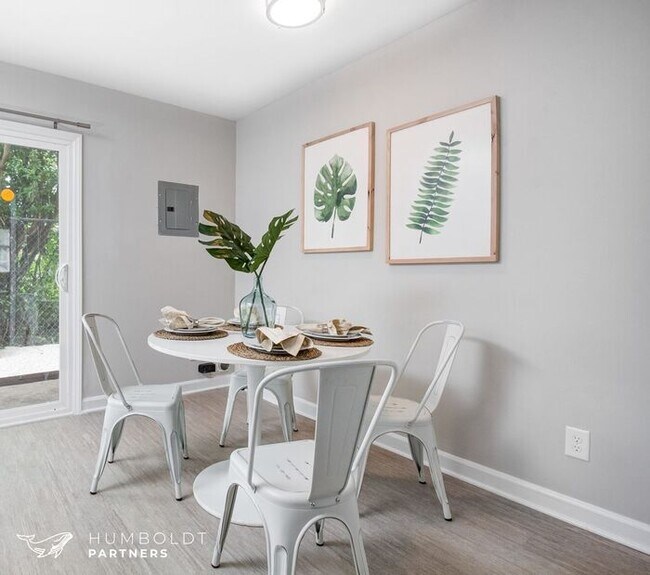 Building Photo - Townhomes at Humboldt Place- Fully renovated and move in ready 2 bedroom unit!