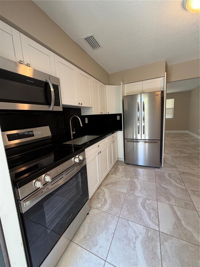 Building Photo - 9250 SW 168th St