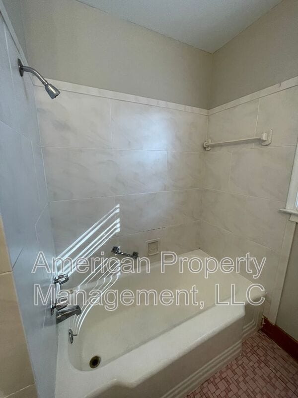 Building Photo - 2644 S Winston Ave