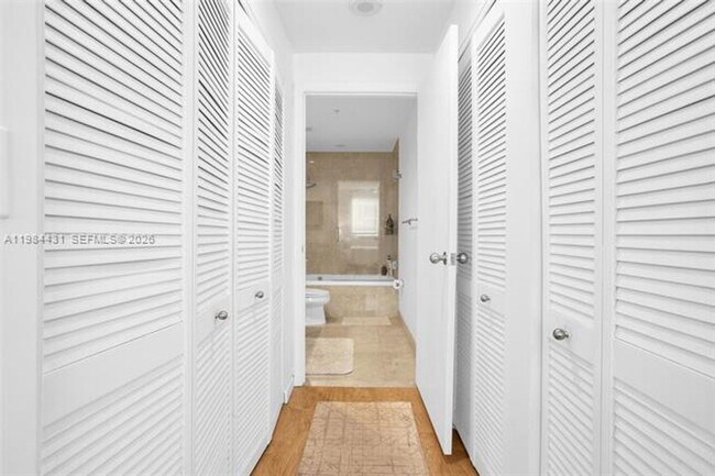 Building Photo - 801 Brickell Key Blvd