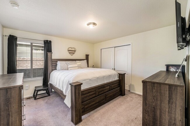 Building Photo - Beautiful Home in Sterling Ranch