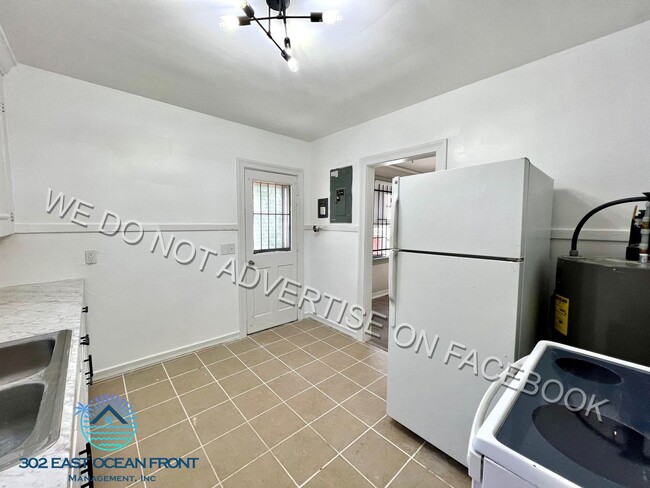 Building Photo - Lovely 2 bedroom / 1 bathroom home now ava...