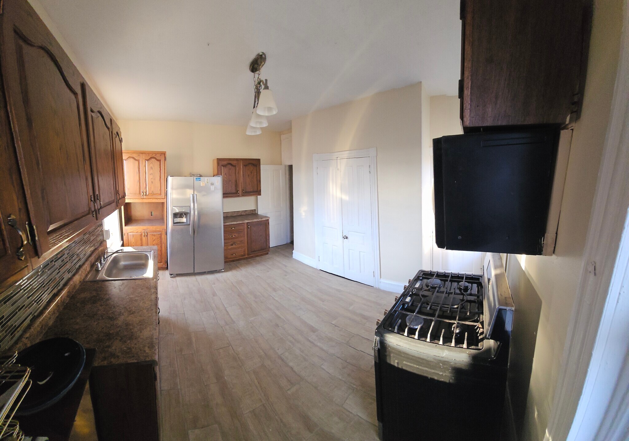 Building Photo - 132 W Douglass St