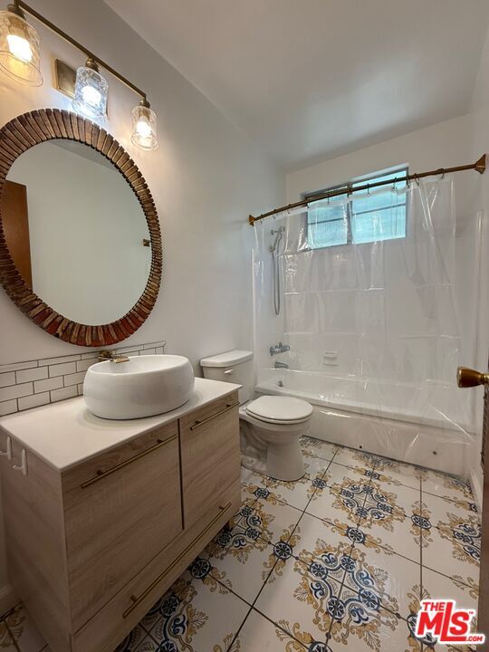 Building Photo - 4501 Finley Ave