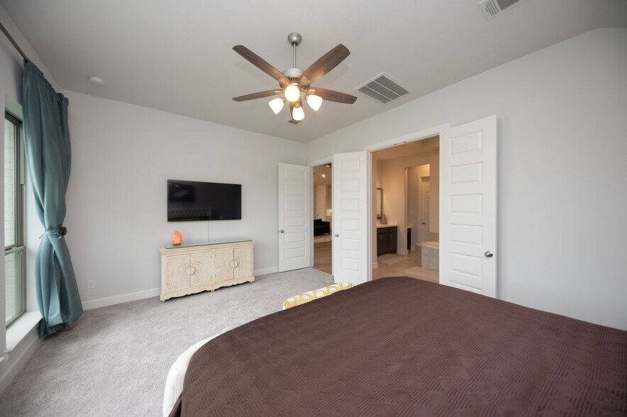 Building Photo - 4430 Windy Oaks Dr