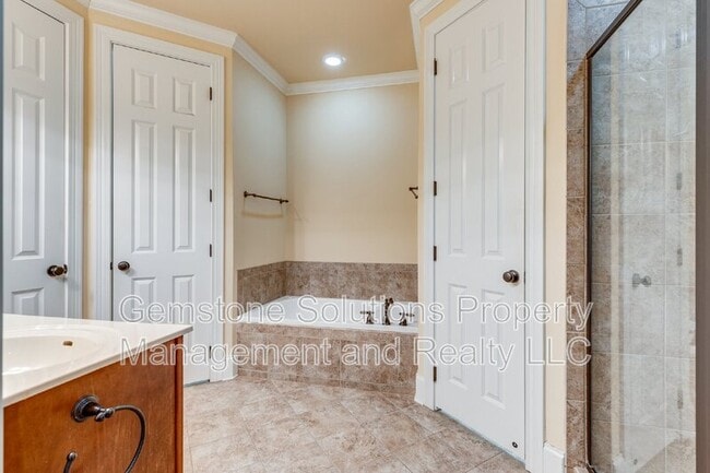 Building Photo - 3012 Americus Dr