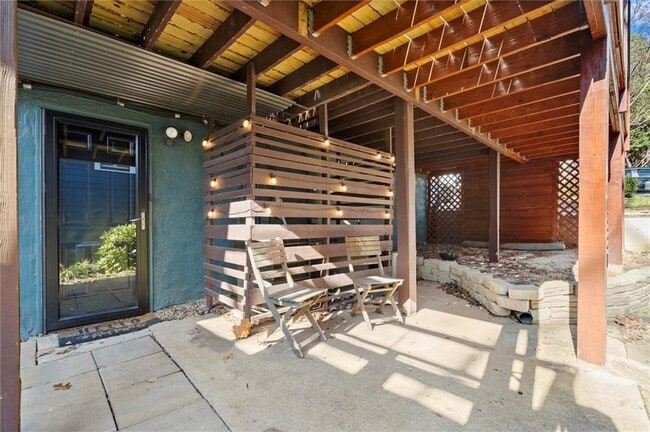 Building Photo - 153 Randolph St NE