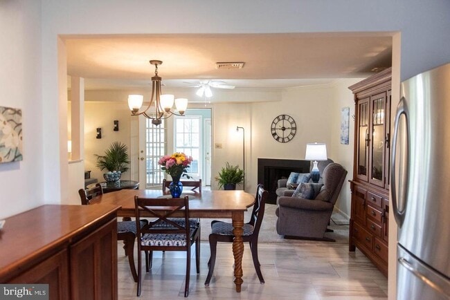 Building Photo - 609 Cambridge Ct