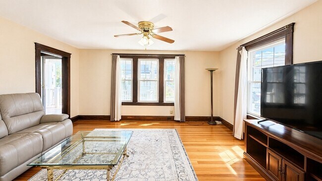 Building Photo - 86 Howard St