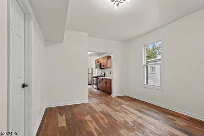 Building Photo - 73 S 13th St