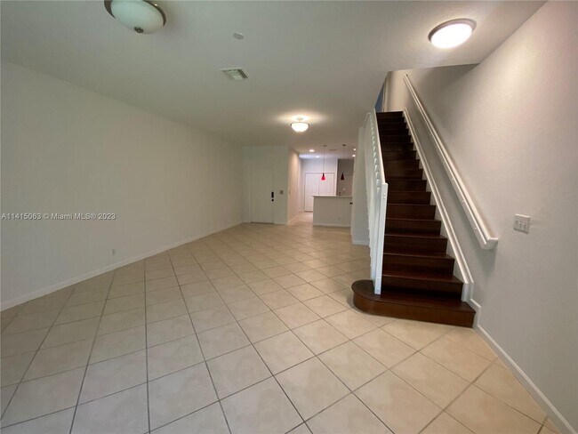 Building Photo - 4272 Vineyard Cir