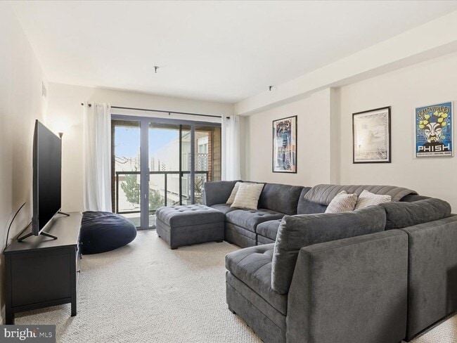 Building Photo - 1029 N Stuart St