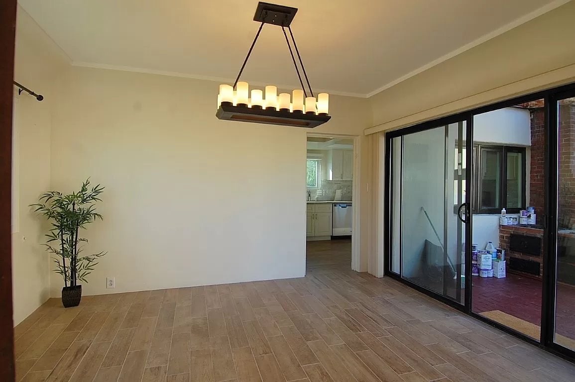 Dining room lead to outdoor BBQ area - 3110 Ocean Ave