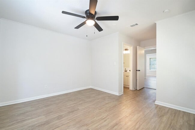 Building Photo - 309 Buhler Dr