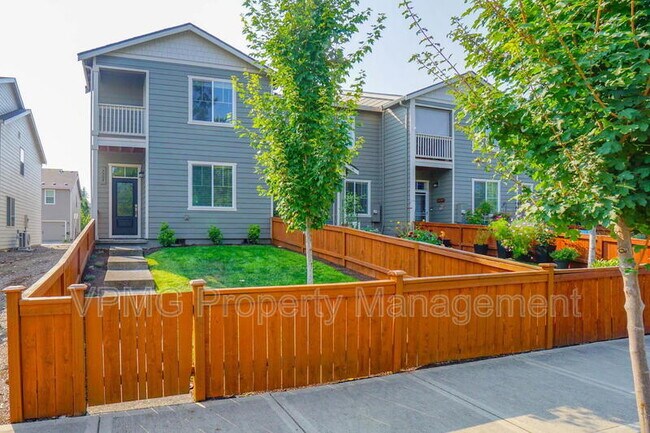 Building Photo - 7104 NE 155th Pl