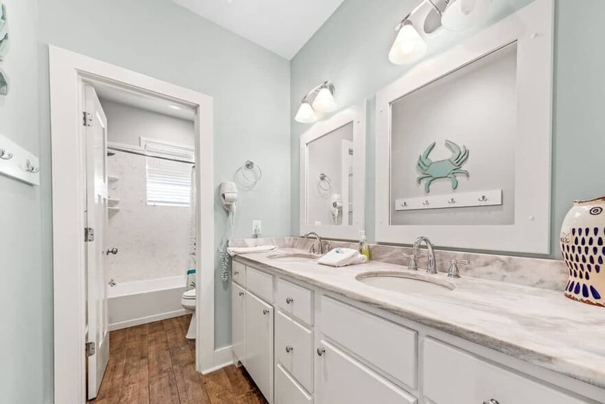 Building Photo - 6052 Sawgrass Cir