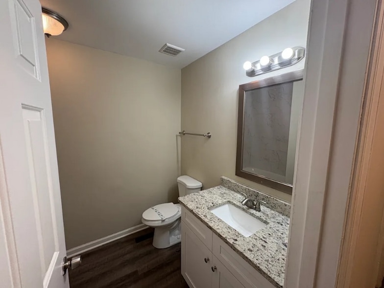 Building Photo - 3837 Buena Vista Pike