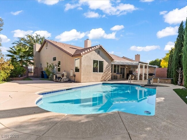 Building Photo - 2547 Serenity Hollow Dr