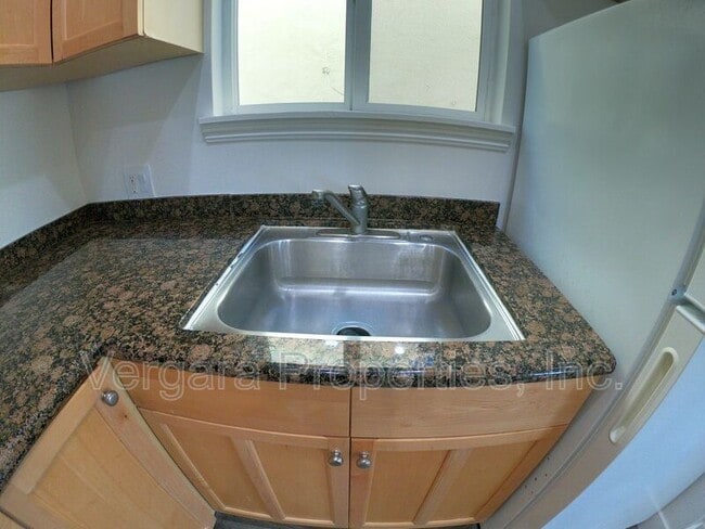 Building Photo - 137 29th St