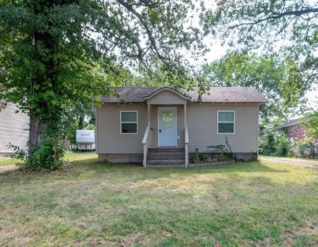 Building Photo - Available April 15!