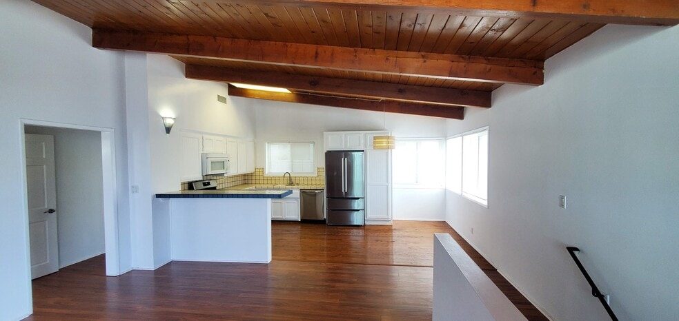 LIVING RM TO KITCHEN - 3820 Ocean Dr