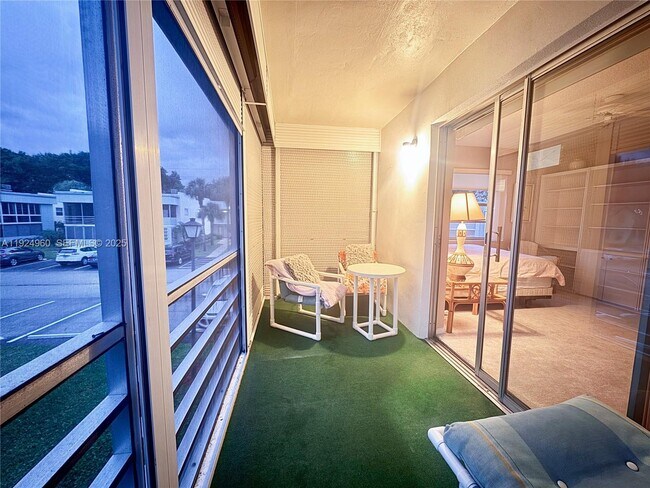 Building Photo - 612 Normandy Ln