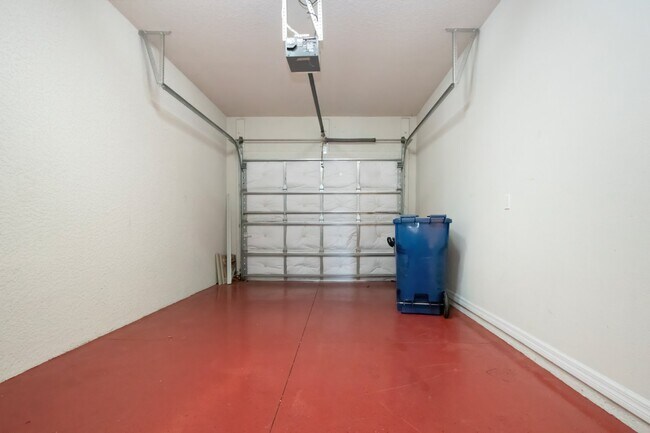 Building Photo - 3 Bedroom 2.5 Bath Townhome San Michele