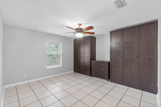 Building Photo - 202 Stephen Ave