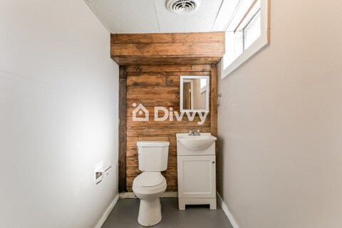 Building Photo - 2511 Hood Ave