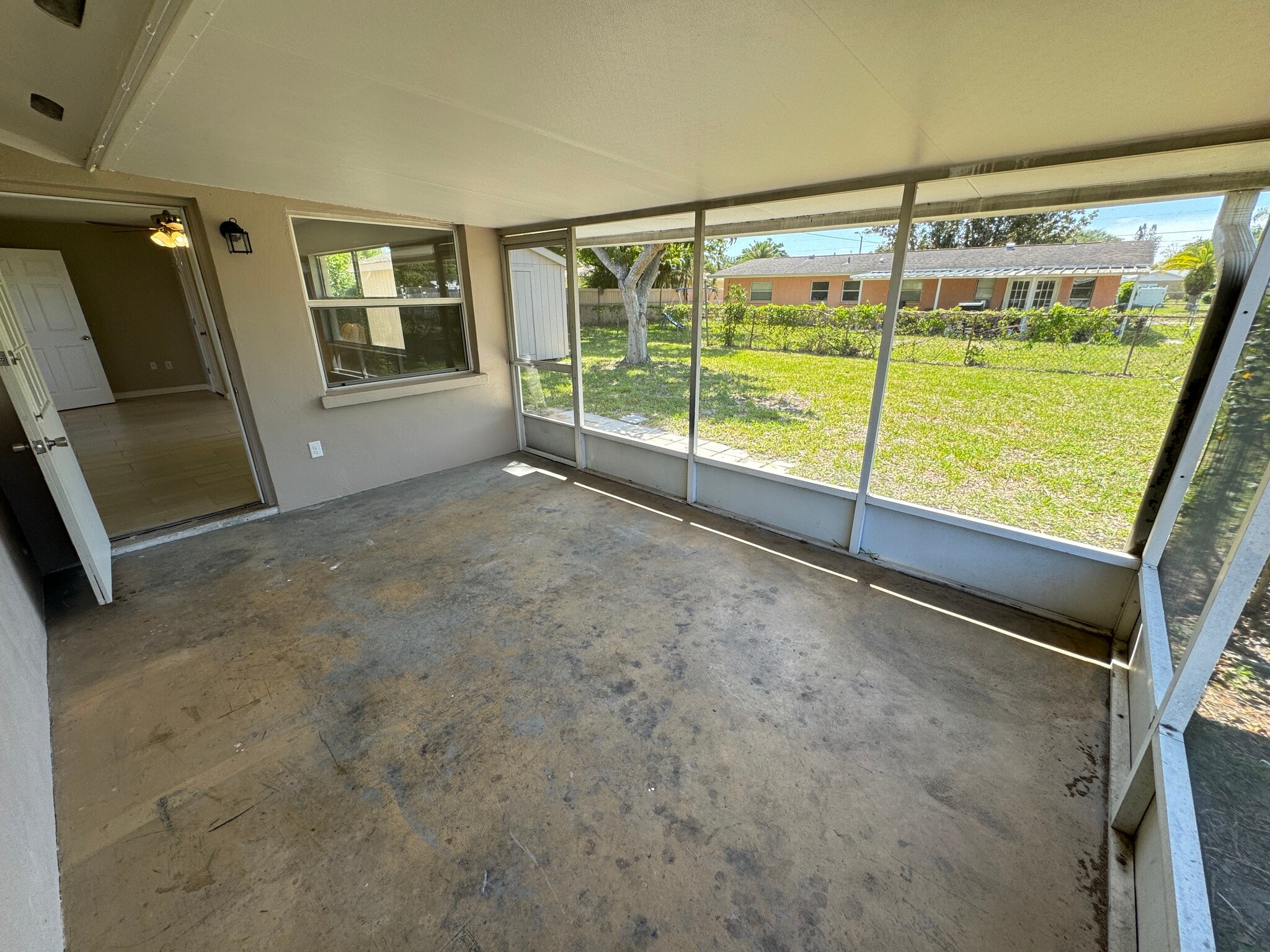 Building Photo - 3307 York Dr W