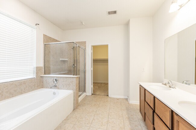 Building Photo - 25342 Briscoe Village Dr