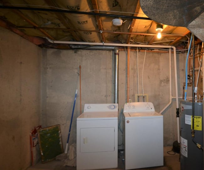 Building Photo - D20 Schools with Open Space Views!