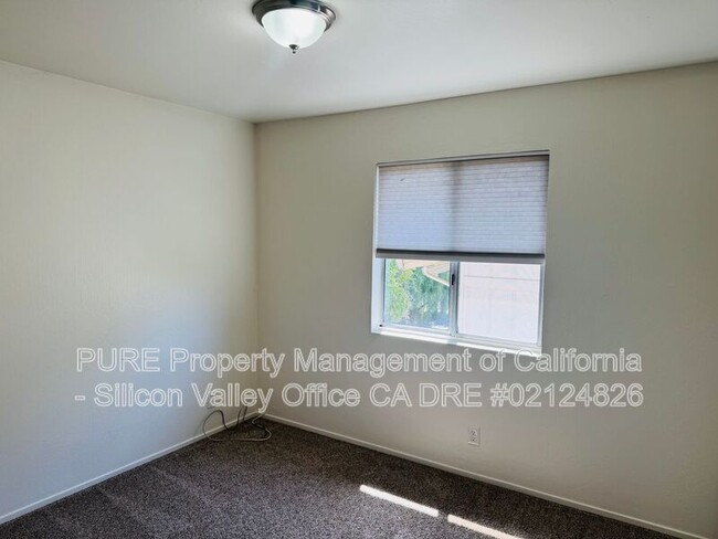 Building Photo - 124 Montebello Dr