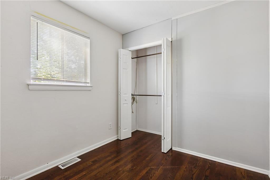 Building Photo - 301 Pepper Mill Ct