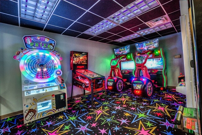 Building Photo - 16819 Front Beach Rd