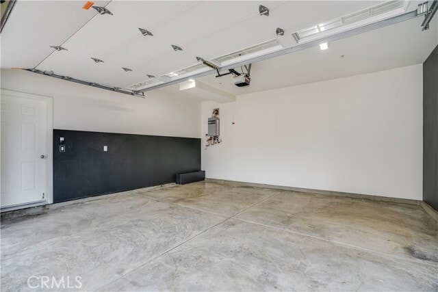 Building Photo - 524 W Elk Ave