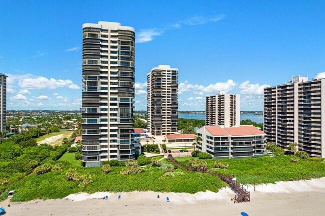 Building Photo - 4050 N Ocean Dr