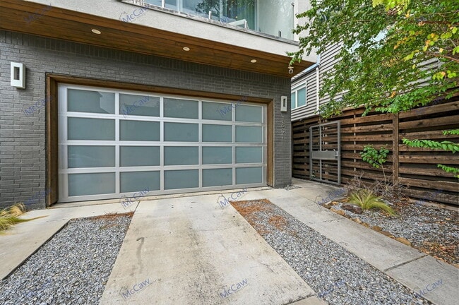 Building Photo - 1831 Euclid Ave